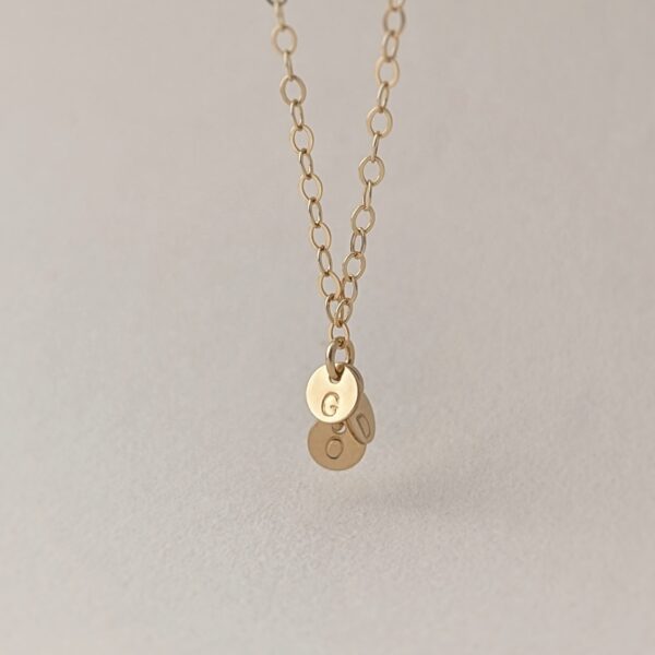 Collier grappe lettré