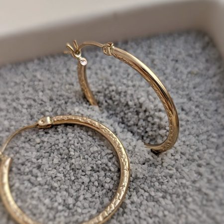 Anneaux d'oreilles martelés - Peasejewelry