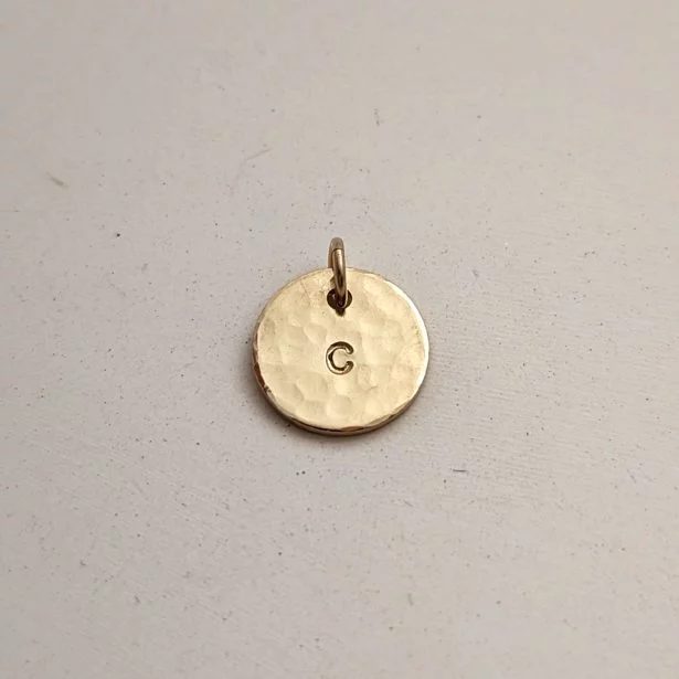 Disque martelé | Moyen (9,5 mm) - Peasejewelry