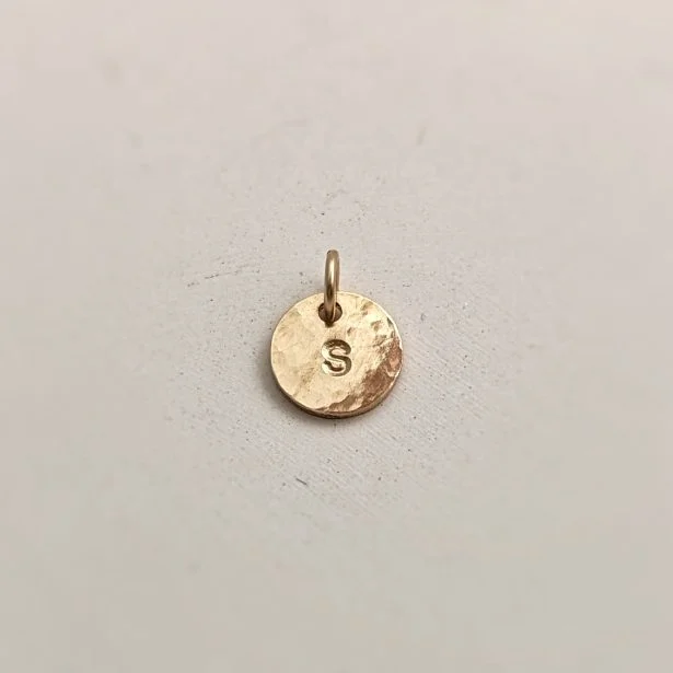 Disque martelé | Petit (6,4 mm) - Peasejewelry