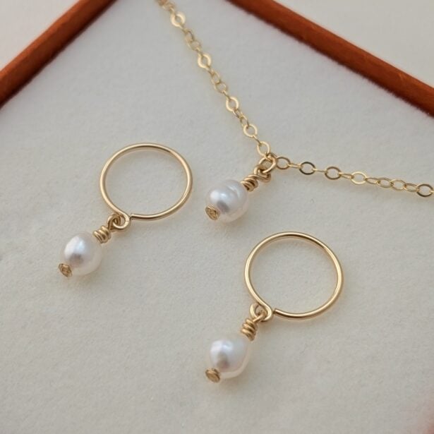 Elodie Set – Baroque Pearl Necklace and Sleeper Earrings